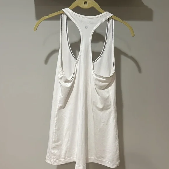 Xersion Workout Slim Fit Top! Size Medium! Worn Twice! - Picture 3 of 5